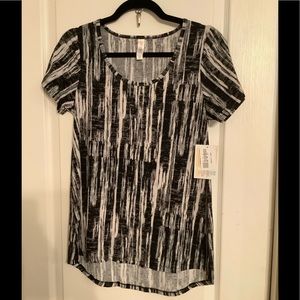 NWT Lularoe Classic T